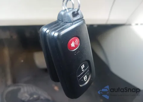 2015 Toyota Prius Two z USA, uszkodzony, nr VIN JTDKN3DU2F0444613